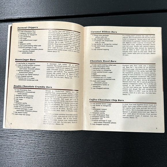 Vintage Nestle Chocolate Desert Baking Cookbook - Picture 4 of 5